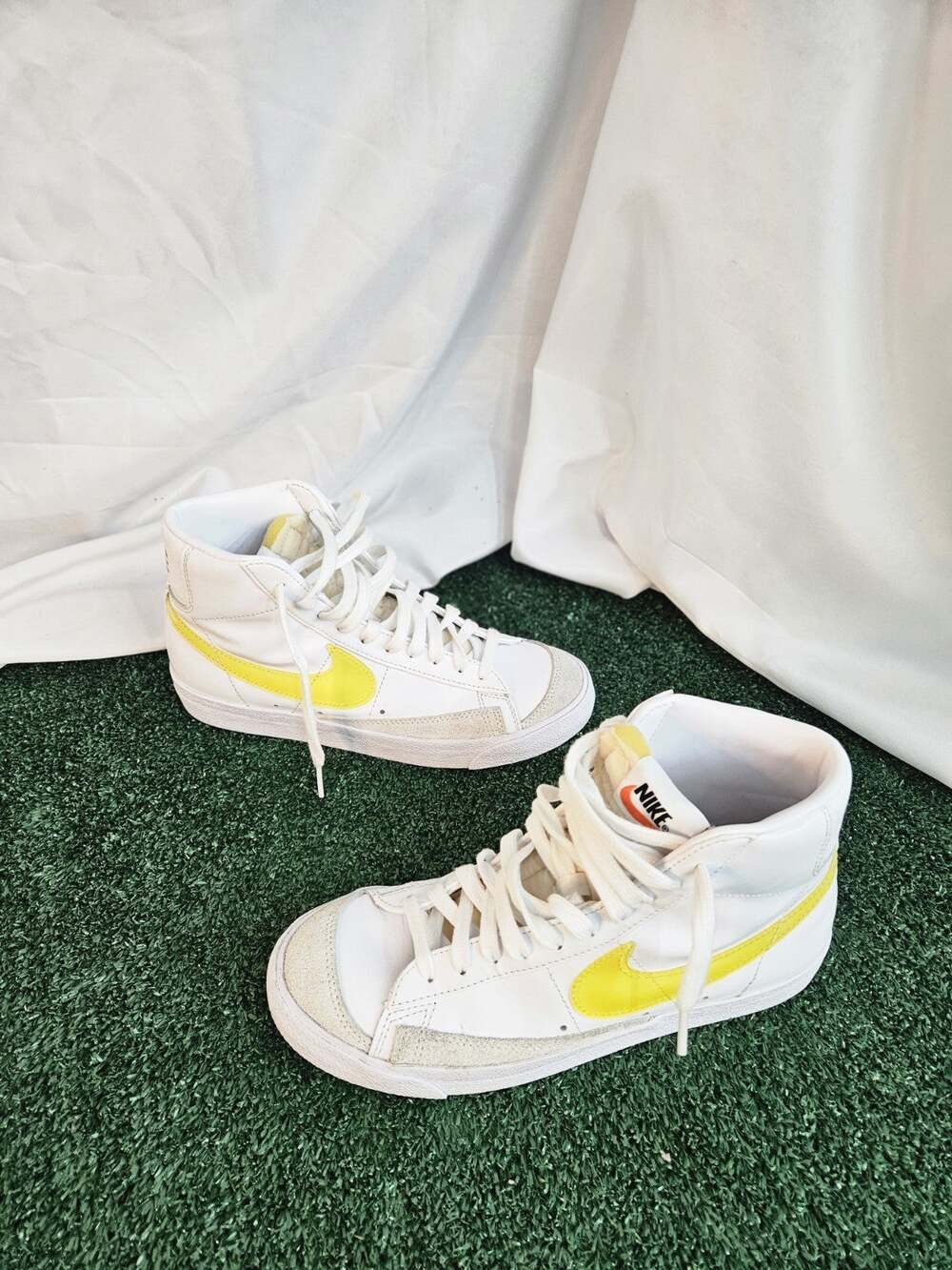 Nike Blazer '77 Mid White Optic Yellow DJ3050-101 Women's Size 7.5